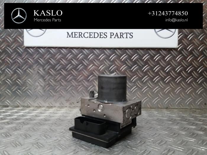 Gebruikte ABS Pomp Mercedes E (W212) E-350 BlueTec V6 24V Prijs € 50,00 Margeregeling aangeboden door kaslo auto parts