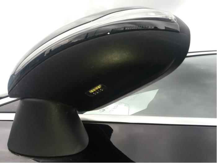 Buitenspiegel links van een Mercedes-Benz C (C205) C-250d 2.2 16V BlueTEC 2017