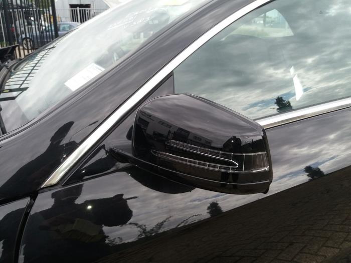 Spiegel Buiten links van een Mercedes-Benz E (R207) E-220 CDI 16V BlueTEC 2016