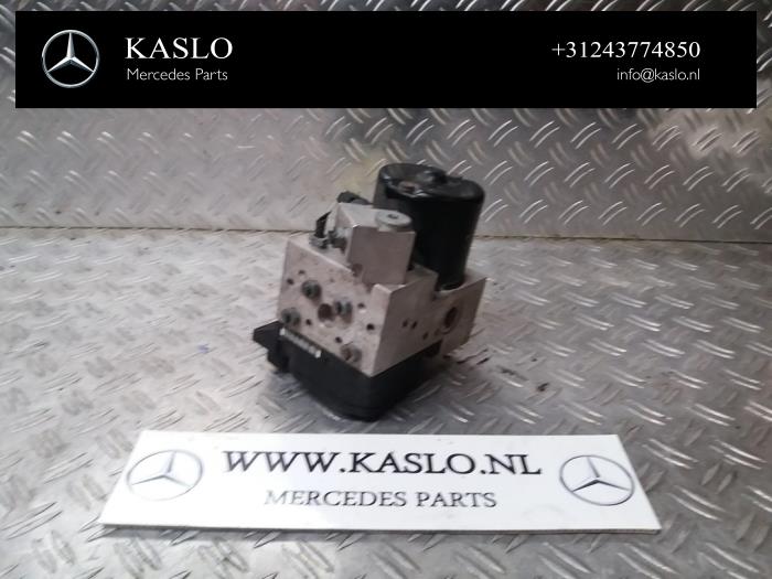 Gebruikte ABS Pomp Mercedes S (W220) 3.2 S-320 CDI 24V Prijs € 50,00 Margeregeling aangeboden door kaslo auto parts