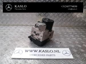 Gebruikte ABS Pomp Mercedes S (W220) 3.2 S-320 CDI 24V Prijs € 50,00 Margeregeling aangeboden door kaslo auto parts