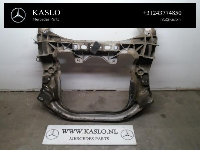 Gebruikte Subframe Mercedes S (W220) 3.2 S-320 CDI 24V Prijs € 150,00 Margeregeling aangeboden door kaslo auto parts
