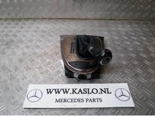 Gebruikte Versnellingspookhoes Mercedes CLS (C219) 350 CGI 3.5 V6 24V Prijs € 100,00 Margeregeling aangeboden door kaslo auto parts