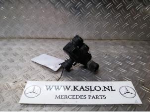 Gebruikte Kachelkraan Elektrisch Mercedes CLS (C219) 350 CGI 3.5 V6 24V Prijs € 50,00 Margeregeling aangeboden door kaslo auto parts