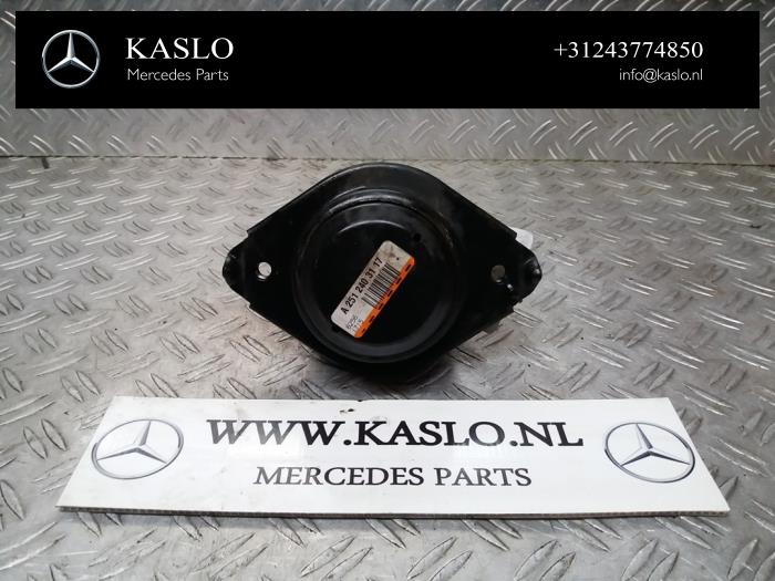 Gebruikte Motorsteun Mercedes ML II (164/4JG) 3.0 ML-320 CDI 4-Matic V6 24V Prijs € 25,00 Margeregeling aangeboden door kaslo auto parts