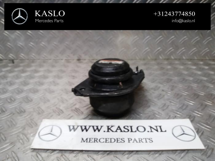Gebruikte Motorsteun Mercedes ML II (164/4JG) 3.0 ML-320 CDI 4-Matic V6 24V Prijs € 25,00 Margeregeling aangeboden door kaslo auto parts