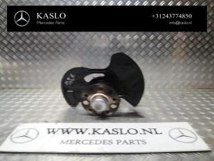Gebruikte Fusee rechts-voor Mercedes SLK (R172) 2.1 250 CDI 16V BlueEFFICIENCY Prijs € 75,00 Margeregeling aangeboden door kaslo auto parts