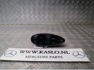 Gebruikte Schakelaar Elektrisch Raam Mercedes E (W211) 2.2 E-220 CDI 16V Prijs € 40,00 Margeregeling aangeboden door kaslo auto parts