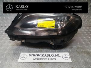 Gebruikte Linker Koplamp Mercedes C Estate (S205) C-220 CDI BlueTEC, C-220 d 2.2 16V Prijs op aanvraag aangeboden door kaslo auto parts