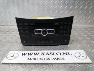 Gebruikte Navigatie bedienings paneel Mercedes E (W212) Prijs € 300,00 Margeregeling aangeboden door kaslo auto parts