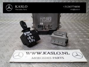 Gebruikte Kontaktslot + computer Mercedes B (W245) 2.0 B-180 CDI 16V Prijs € 200,00 Margeregeling aangeboden door kaslo auto parts