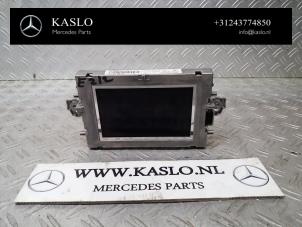 Gebruikte Display Interieur Mercedes E (W212) E-220 CDI 16V BlueEfficiency Prijs € 50,00 Margeregeling aangeboden door kaslo auto parts