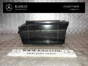 Gebruikte Display Interieur Mercedes S (W221) 3.0 S-320 CDI 24V Prijs € 100,00 Margeregeling aangeboden door kaslo auto parts