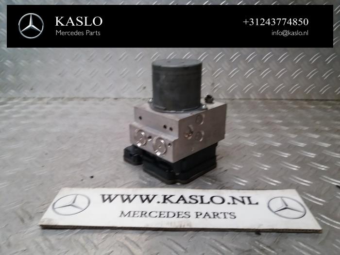 Gebruikte ABS Pomp Mercedes S (222.0/222.1) 3.0 S-350 BlueTEC, S-350d 24V Prijs € 400,00 Margeregeling aangeboden door kaslo auto parts