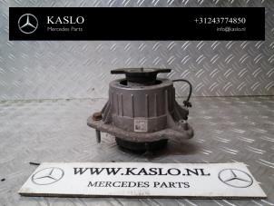 Gebruikte Motorsteun Mercedes S (222.0/222.1) 3.0 S-350 BlueTEC, S-350d 24V Prijs € 100,00 Margeregeling aangeboden door kaslo auto parts