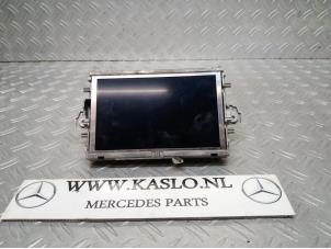 Gebruikte Display Interieur Mercedes E (W212) E-220 CDI 16V BlueTEC Prijs € 100,00 Margeregeling aangeboden door kaslo auto parts