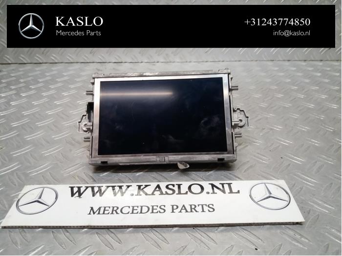 Gebruikte Display Interieur Mercedes E (W212) E-220 CDI 16V BlueEfficiency Prijs € 100,00 Margeregeling aangeboden door kaslo auto parts