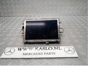 Gebruikte Display Interieur Mercedes E (W212) E-220 CDI 16V BlueEfficiency Prijs € 100,00 Margeregeling aangeboden door kaslo auto parts