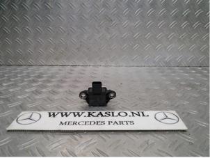 Gebruikte Snelheid Sensor Mercedes E (W212) E-220 CDI 16V BlueEfficiency Prijs € 30,00 Margeregeling aangeboden door kaslo auto parts