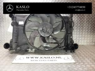 Gebruikte Radiateur Mercedes SLK (R171) 1.8 200 K 16V Prijs € 150,00 Margeregeling aangeboden door kaslo auto parts