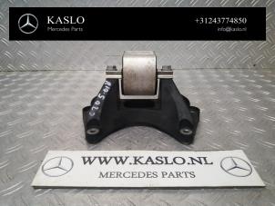 Gebruikte Versnellingsbak Steun Mercedes C (W205) C-300 2.0 Turbo 16V Prijs op aanvraag aangeboden door kaslo auto parts