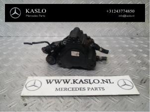 Gebruikte Brandstofpomp Mechanisch Mercedes C (W204) 2.2 C-220 CDI 16V Prijs € 100,00 Margeregeling aangeboden door kaslo auto parts
