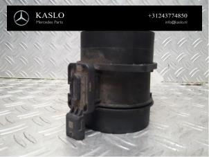 Gebruikte Luchtmassameter Mercedes B (W246) 1.8 B-200 CDI BlueEFFICIENCY 16V Prijs € 30,00 Margeregeling aangeboden door kaslo auto parts