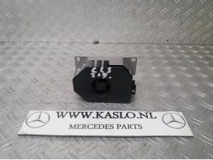 Gebruikte Radio versterker Mercedes CLS (C219) 350 CDI 24V Prijs € 50,00 Margeregeling aangeboden door kaslo auto parts