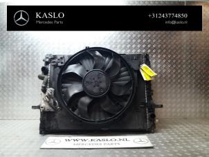 Gebruikte Radiateur Mercedes S (222.0/222.1) 3.0 S-350 BlueTEC, S-350d 24V Prijs op aanvraag aangeboden door kaslo auto parts