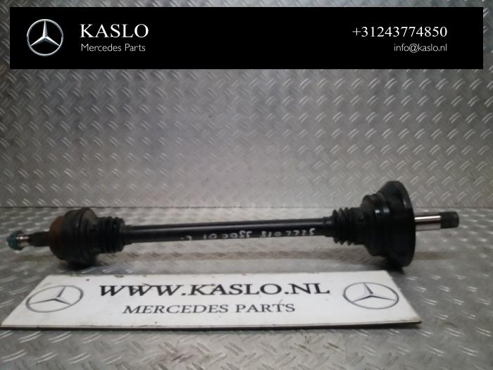 Gebruikte Aandrijfas links-achter Mercedes S (222.0/222.1) 3.0 S-350 BlueTEC, S-350d 24V Prijs € 100,00 Margeregeling aangeboden door kaslo auto parts