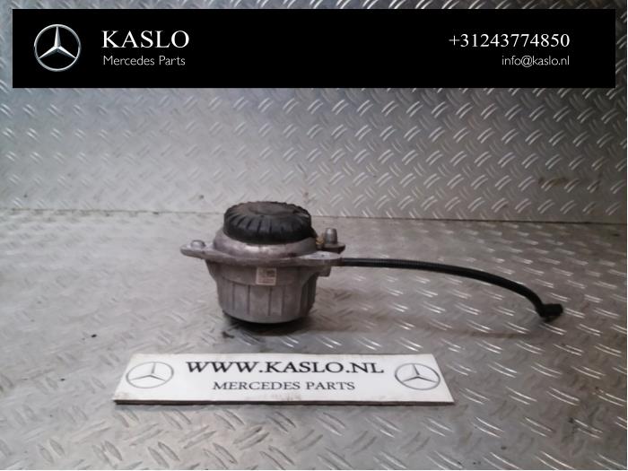 Gebruikte Motorsteun Mercedes S (222.0/222.1) 3.0 S-350 BlueTEC, S-350d 24V Prijs € 100,00 Margeregeling aangeboden door kaslo auto parts