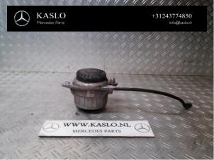Gebruikte Motorsteun Mercedes S (222.0/222.1) 3.0 S-350 BlueTEC, S-350d 24V Prijs € 100,00 Margeregeling aangeboden door kaslo auto parts