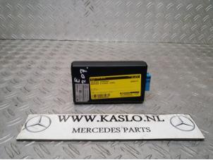 Gebruikte Telefoon interface Mercedes E (C207) E-350 CDI V6 24V Prijs op aanvraag aangeboden door kaslo auto parts