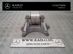 Gebruikte Motorrubber Mercedes E (R207) E-220 CDI 16V BlueTEC Prijs op aanvraag aangeboden door kaslo auto parts