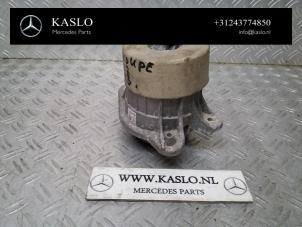 Gebruikte Motorrubber Mercedes S (C217) 4.7 S-500 32V Prijs € 100,00 Margeregeling aangeboden door kaslo auto parts