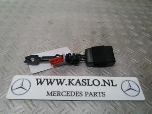 Gebruikte Veiligheidsgordel Insteek links-voor Mercedes A (W169) 2.0 A-180 CDI 16V 5-Drs. Prijs op aanvraag aangeboden door kaslo auto parts