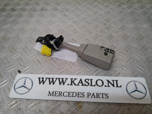Gebruikte Veiligheidsgordel Insteek links-voor Mercedes SL (R230) 3.7 SL-350 V6 18V Prijs op aanvraag aangeboden door kaslo auto parts