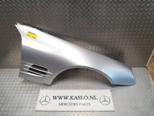 Gebruikte Spatbord rechts-voor Mercedes SL (R230) 3.7 SL-350 V6 18V Prijs € 250,00 Margeregeling aangeboden door kaslo auto parts