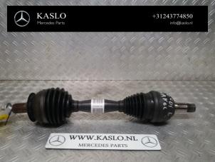 Gebruikte Cardanas links-voor (VWA) Mercedes B (W246) 1.5 B-180 CDI,d 16V Prijs € 75,00 Margeregeling aangeboden door kaslo auto parts