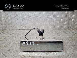Gebruikte Spiegel binnen Mercedes E (W213) E-220d 2.0 Turbo 16V Prijs € 75,00 Margeregeling aangeboden door kaslo auto parts
