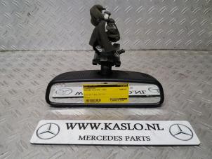 Gebruikte Binnenspiegel Mercedes ML II (164/4JG) 3.0 ML-320 CDI 4-Matic V6 24V Prijs € 50,00 Margeregeling aangeboden door kaslo auto parts