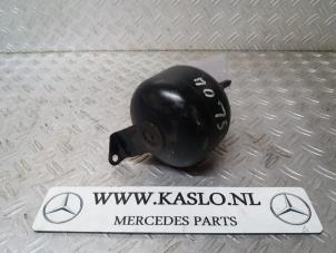 Gebruikte Luchtpomp (Vering) Mercedes SL (R230) 5.0 SL-500 V8 24V Prijs op aanvraag aangeboden door kaslo auto parts