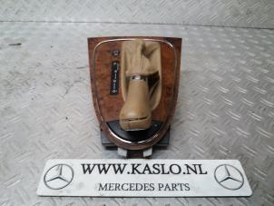 Gebruikte Versnellingspookhoes Mercedes CLS (C219) 350 3.5 V6 18V Prijs € 100,00 Margeregeling aangeboden door kaslo auto parts