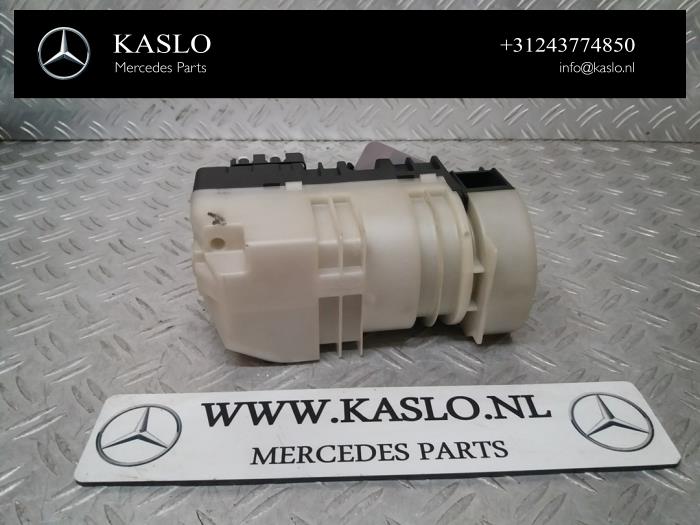 Gebruikte Diversen Mercedes CLS (C219) 320 CDI 24V Prijs op aanvraag aangeboden door kaslo auto parts
