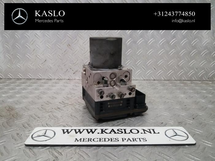 Gebruikte ABS Pomp Mercedes CLS (C219) 320 CDI 24V Prijs op aanvraag aangeboden door kaslo auto parts