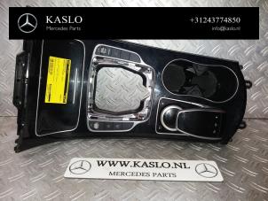 Gebruikte Middenconsoles Mercedes C (W205) C-200 1.6 CDI BlueTEC, C-200 d 16V Prijs € 200,00 Margeregeling aangeboden door kaslo auto parts