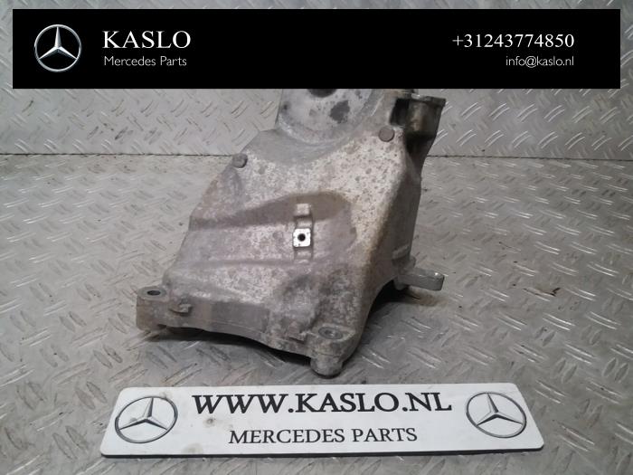 Gebruikte Motorrubber Mercedes C (W205) C-200 1.6 CDI BlueTEC, C-200 d 16V Prijs op aanvraag aangeboden door kaslo auto parts
