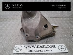 Gebruikte Motorrubber Mercedes C (W205) C-200 1.6 CDI BlueTEC, C-200 d 16V Prijs op aanvraag aangeboden door kaslo auto parts