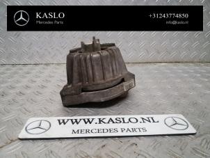 Gebruikte Motorrubber Mercedes SLK (R172) 2.1 250 CDI 16V BlueEFFICIENCY Prijs € 50,00 Margeregeling aangeboden door kaslo auto parts