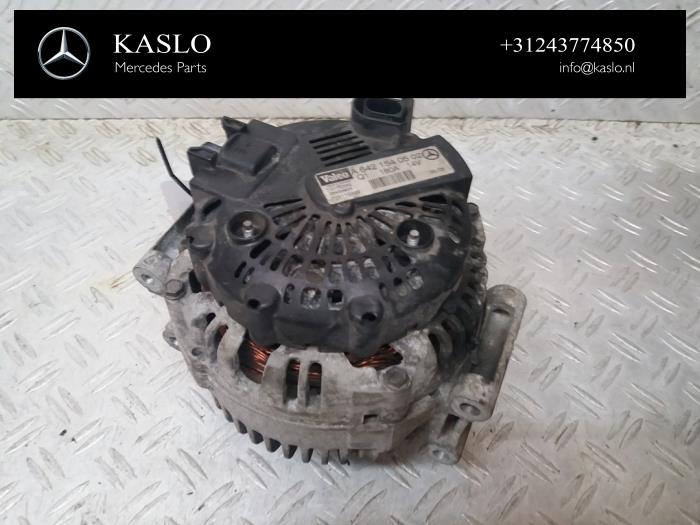 Dynamo van een Mercedes-Benz ML II (164/4JG) 3.0 ML-320 CDI 4-Matic V6 24V 2005